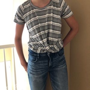 Twist Tee Black and White size S